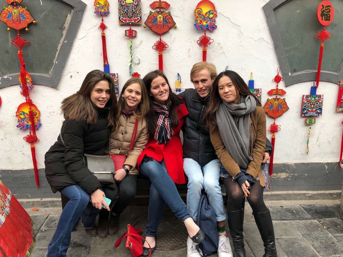 LTL students exploring the surroundings of China